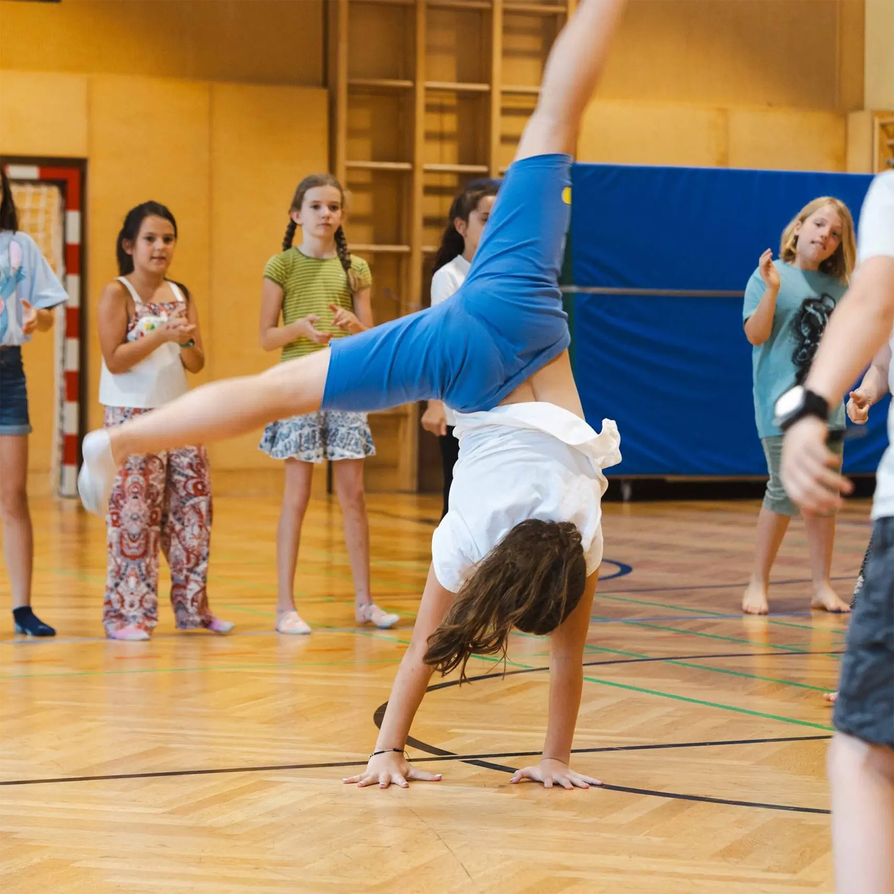 Newsletter-soultrain-line-grafik